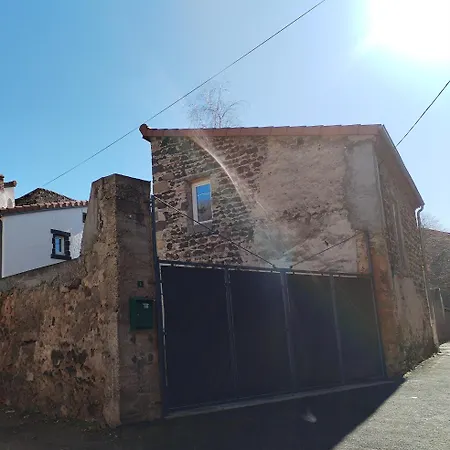 Maison En Pierre Neschers